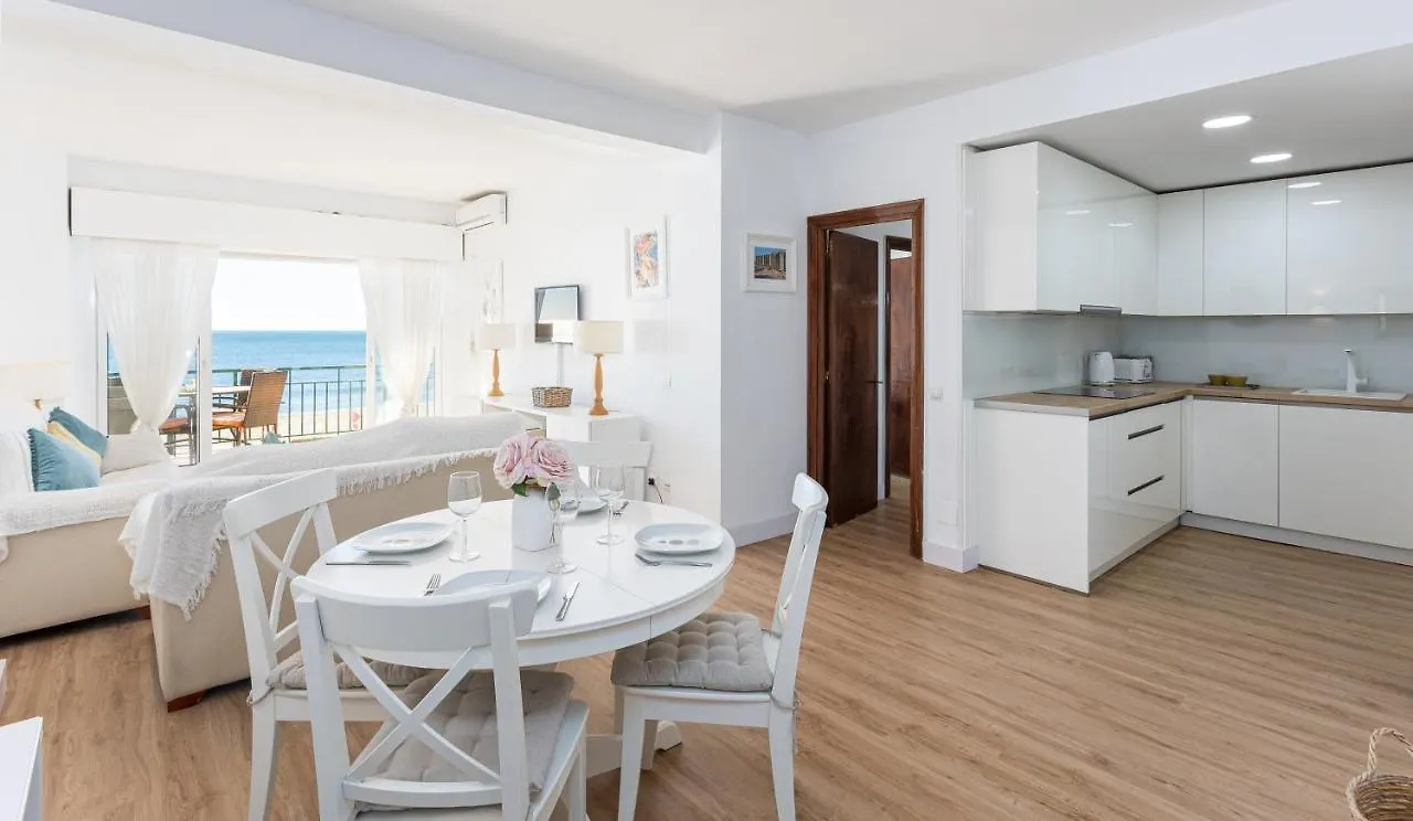 Ensuite Mediterranean Sea Front Fuengirola Apartment