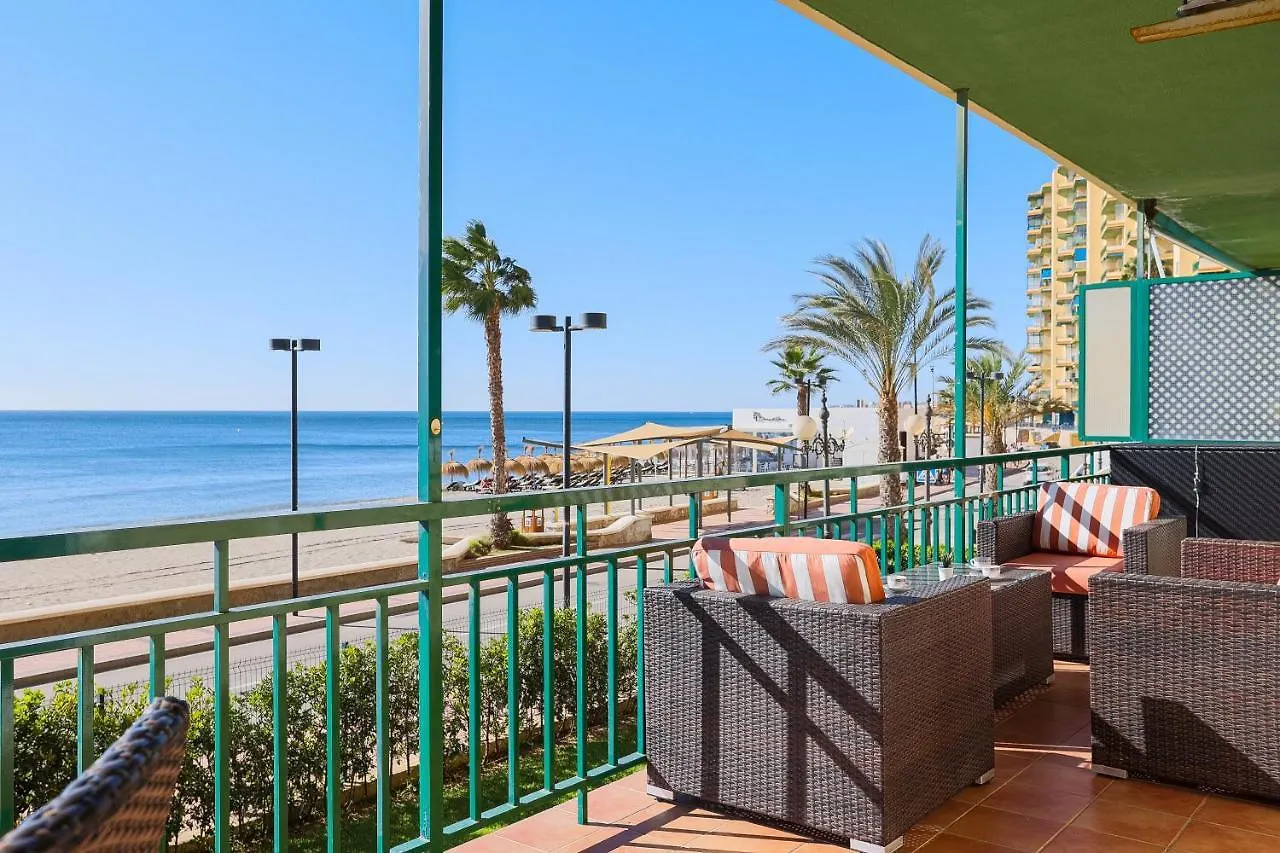 Ensuite Mediterranean Sea Front Fuengirola Apartment
