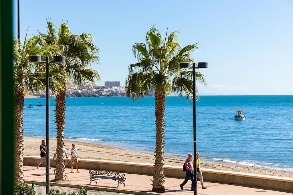 Ensuite Mediterranean Sea Front Fuengirola Apartment